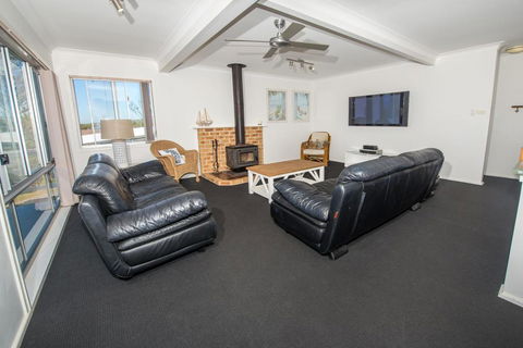 Fingal Bay Beach House, 32 Lentara Street - Hotel Gold Coast 2