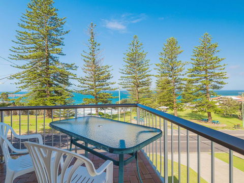 Flinders Lodge - Fantastic Views, Opposite Main Beach - Hotel Gold Coast 0