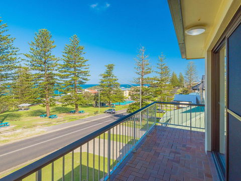 Flinders Lodge - Fantastic Views, Opposite Main Beach - Hotel Gold Coast 3