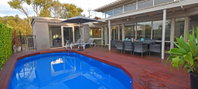 FLORENCE HOUSE Sundrenched Luxury with Pool  Deck