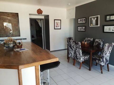 Fossickers Den Dugout Accommodation - Hotel Gold Coast 3