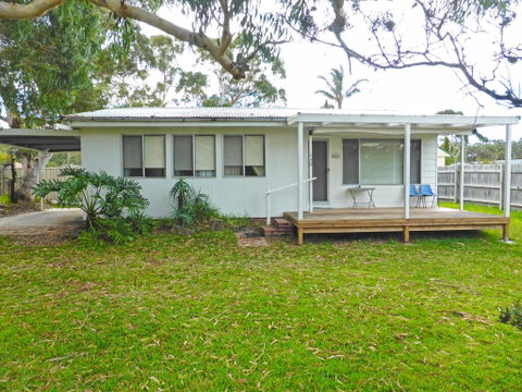 Frangipani Cottage @ Callala Beach - Hotel Gold Coast 0