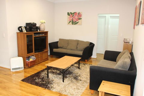 Frangipani Villa Innaloo - Hotel Gold Coast 3