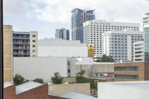 Funky CBD Pad Sleeps Two Perfect - Hotel Gold Coast 3