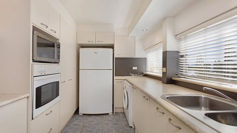 Garden Apartment @ Forster Tower - Hotel Gold Coast 3