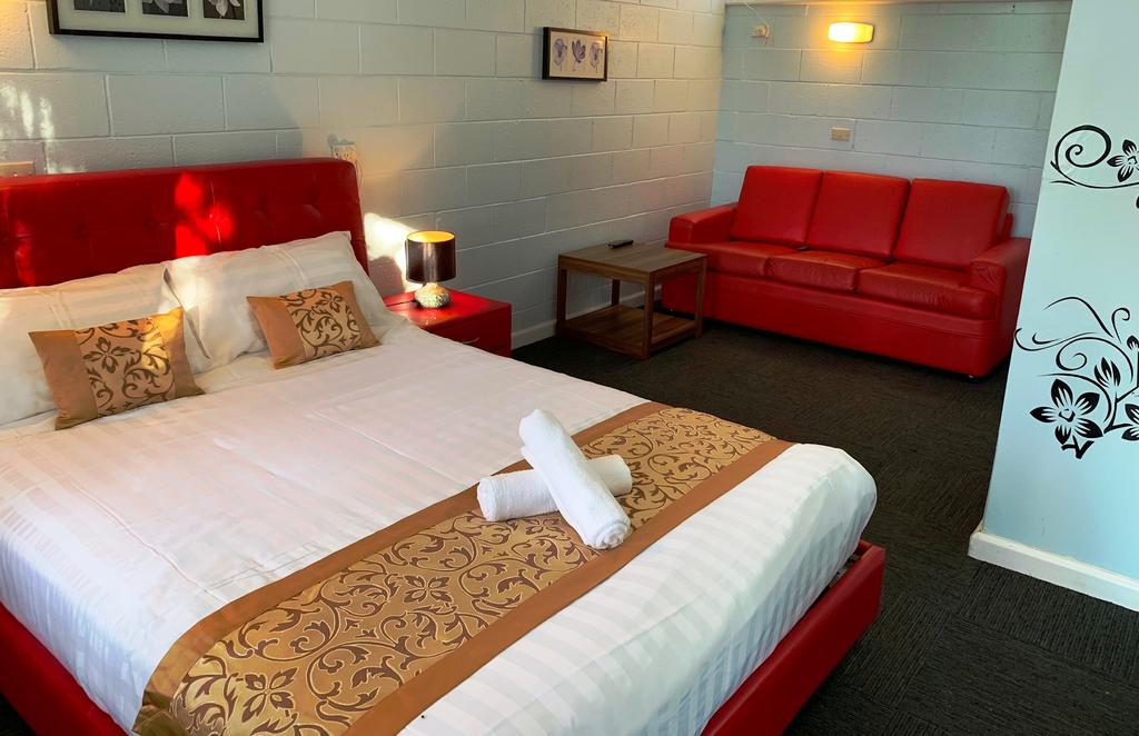 Strathmerton ACT Hotel Gold Coast