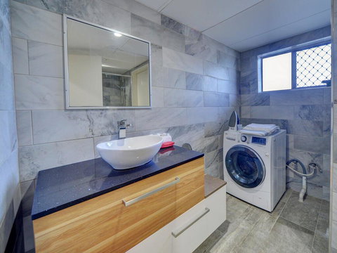 GCHM Beachside Getaway With Netflix & Wi-Fi - Hotel Gold Coast 3