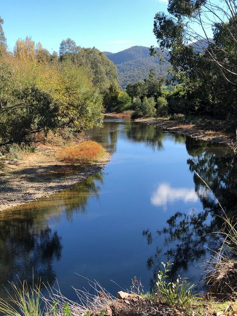 GGs By The River - Hotel Gold Coast 1