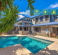 Gold Coast Stunning Waterfront Holiday Retreat - Hotel Gold Coast
