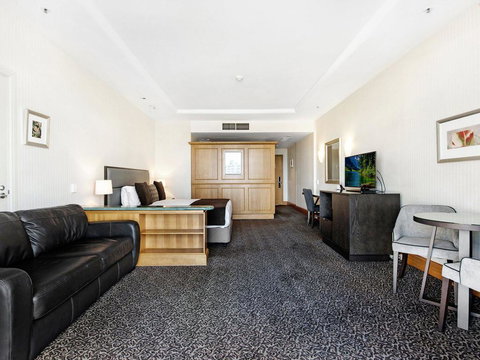 Gold Tower 2 Bed In Oaks Surfers Paradise - Hotel Gold Coast 2