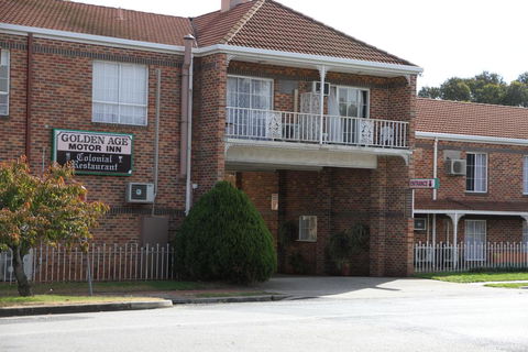 Golden Age Motor Inn - Hotel Gold Coast 0