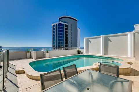 Golden Gate 2 Storey Penthouse With Pool - We Accommodate - Hotel Gold Coast 1