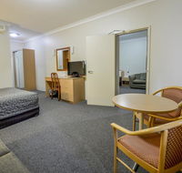 Golden Guitar Motor Inn - Hotel Gold Coast