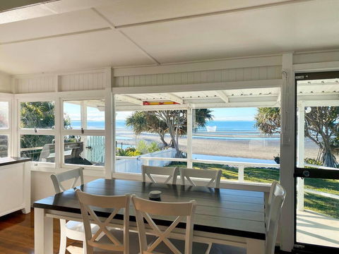 Golden Sands At Beachmere - Hotel Gold Coast 0