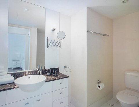 Gorgeous Riverview Apartment. Chevron Renaissance - Hotel Gold Coast 2