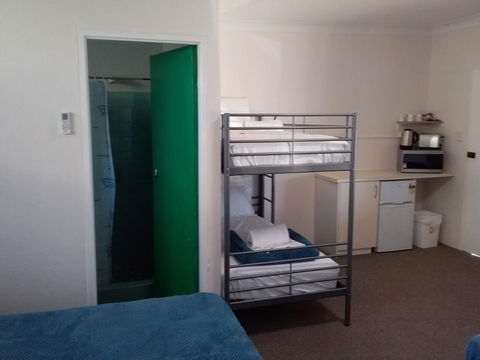 Green Door Motel - Hotel Gold Coast 1