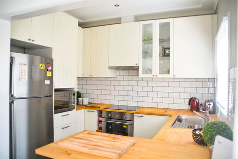 Gregory's Place - Hotel Gold Coast 1
