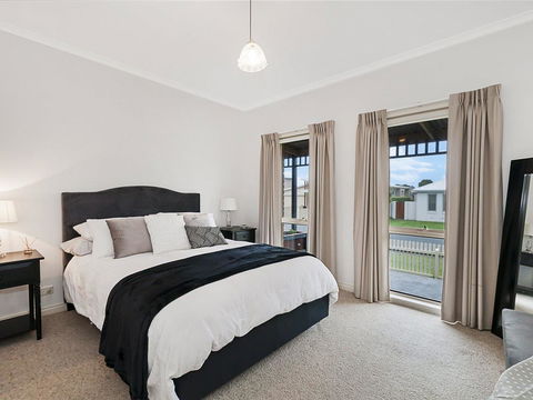 GUILDFORD COTTAGE - Hotel Gold Coast 0