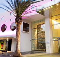 H Ocean view in surfers paradise