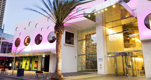 H Ocean View In Surfers Paradise - Hotel Gold Coast 1