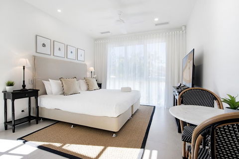 Hamptons Style 2 Bedroom Executive Luxury Apartment - Hotel Gold Coast 1