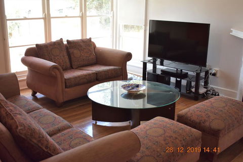 Happy Cozy House For Holidays, Beach, BBQ, Pet Friendly 35kms From CBD In Country Life Style !!! - Hotel Gold Coast 2