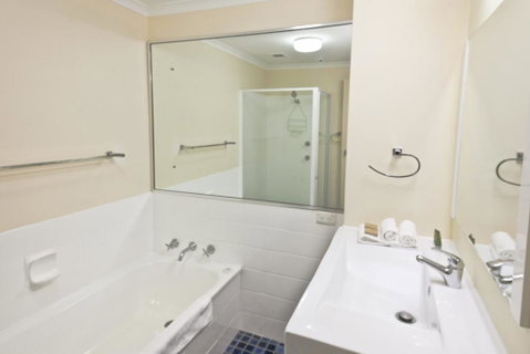 Hawaiian Gardens - Unit 22 - Hotel Gold Coast 3