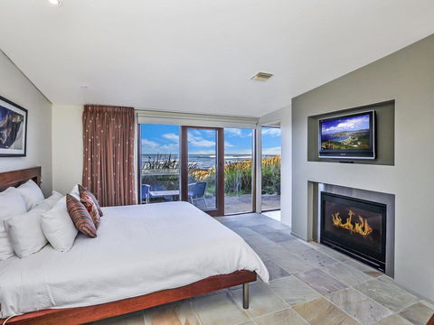 HEARN'S BEACHSIDE VILLA 4 - Hotel Gold Coast 3