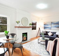 Heritage Home Metres from Manly Beaches and Dining - Hotel Gold Coast