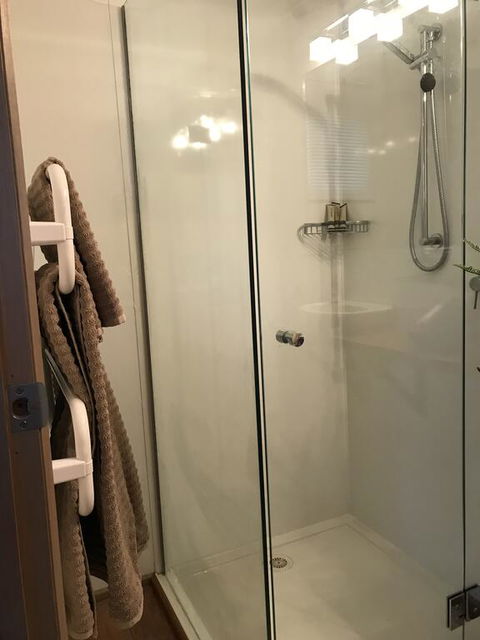 Hetos Hut - Hotel Gold Coast 1