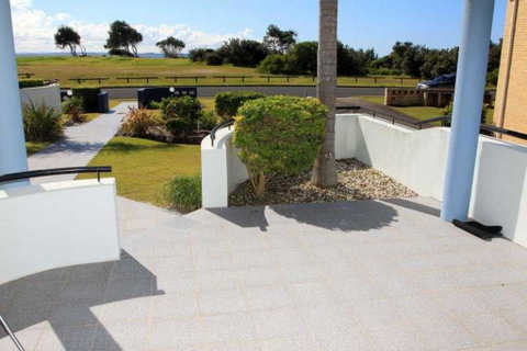 Hi Surf Unit 1, 92 Head St, Forster - Hotel Gold Coast 1