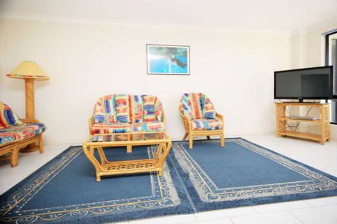 Hi Surf Unit 1, 92 Head St, Forster - Hotel Gold Coast 3