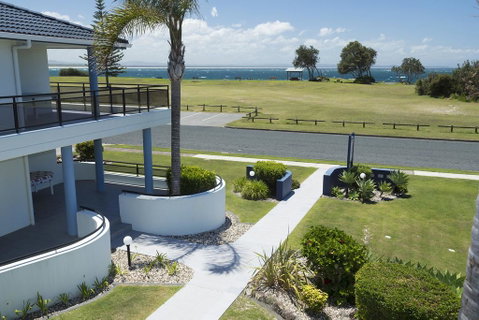 Hi Surf Unit 3, 92 Head St, Forster - Hotel Gold Coast 2