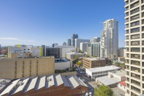 High In The Sky Executive - Hotel Gold Coast 1