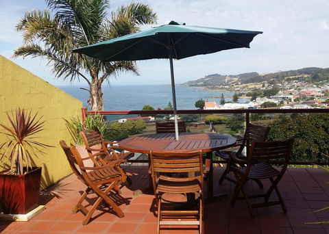 High On Penguin - Hotel Gold Coast 0