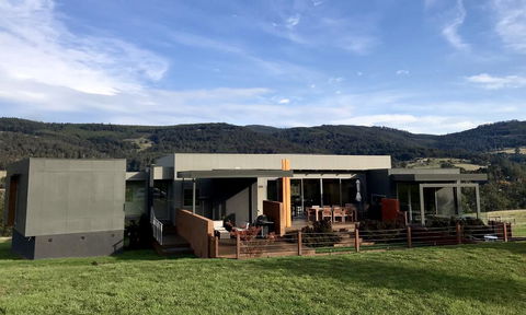 Highland Getaway - Hotel Gold Coast 1