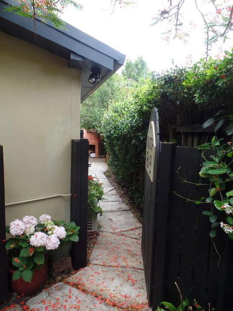 Hilltop B&B - Hotel Gold Coast 3
