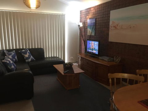Holiday Home In The Heart Of Anglesea - Hotel Gold Coast 3