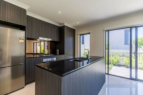 Homeplus-Escape To Modern Home In Hope Island - Hotel Gold Coast 1