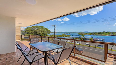 Island View 4 -Opposite Wallis Lake! - Hotel Gold Coast 0