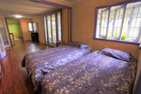 James Farmhouse - Hotel Gold Coast 1