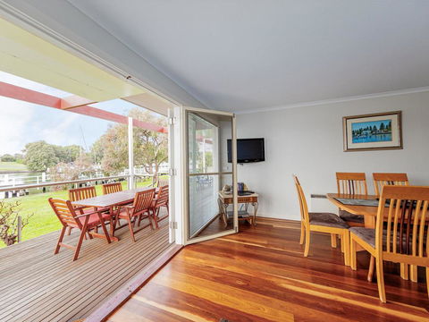 JOHANSSON'S PERCH No. 1 - Hotel Gold Coast 1