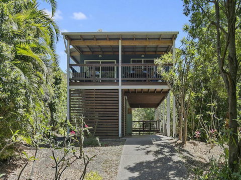 Jonnies - 134 Tramican Street - Hotel Gold Coast 0