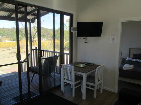 Just Red Wines Cabins - Hotel Gold Coast 1