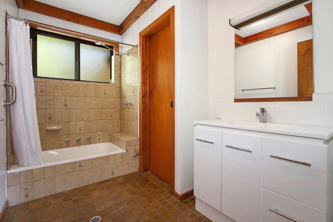 Kalamunda 6 - On The Rail Trail - Hotel Gold Coast 2