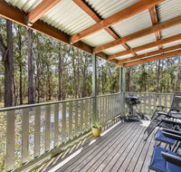 Kangaroo Cottage - cute Accom in bushland setting - Hotel Gold Coast