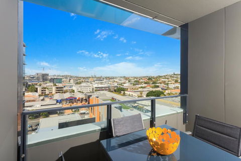 Keeping Cool On Connor - Executive 2BR Fortitude Valley Apartment With Pool And Views - Hotel Gold Coast 2