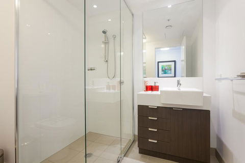 Keeping Cool On Connor - Executive 2BR Fortitude Valley Apartment With Pool And Views - Hotel Gold Coast 1