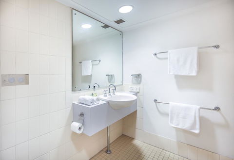 King Location - Life At Your Door - Hotel Gold Coast 3