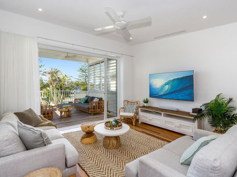 KINGY BEACH HOUSE @ 162 - Hotel Gold Coast 0